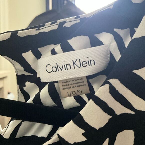 Calvin Klein Black and White Patterned Blouse - Picture 4 of 4